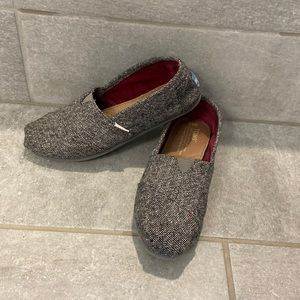 Toms 6.5 shoes